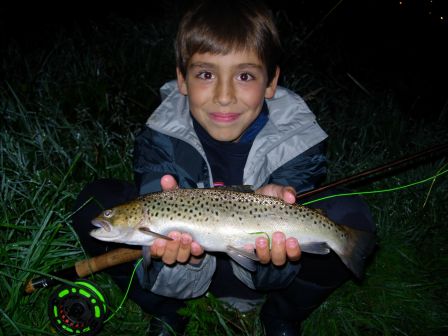 Rom avec une Sea-trout de l'Ythan