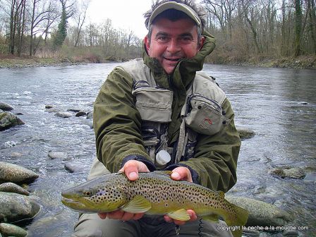 photo-truite-fario-peche-a-la-mouche-gave-pau-bearn-47cm-18mars2012-5.jpg